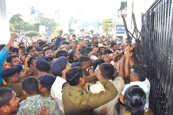 निगम मुख्यालय में तोडफ़ोड़ करने वाले भाजपा के 60 कार्यकर्ताओं पर एफआईआर