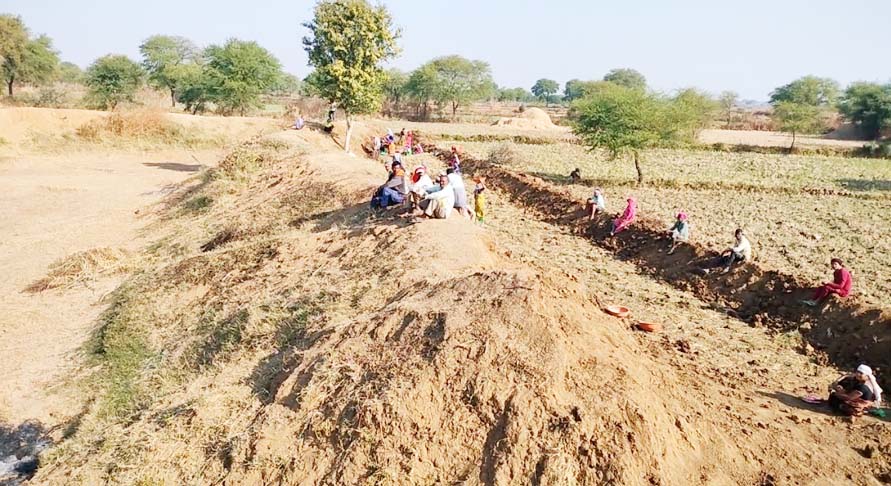 पंचायत की मनमानी, एक एकड़ जमीन प्रभावित