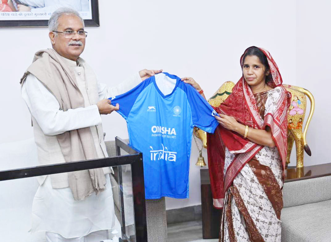 हॉकी विश्व कप के उद्घाटन समारोह के लिए सीएम को न्यौता