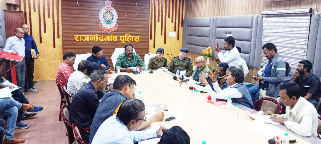 पुलिस की सख्ती और सजगता से घटे अपराध-एसपी ठाकुर पुलिस की सख्ती और सजगता से घटे अपराध-एसपी ठाकुर