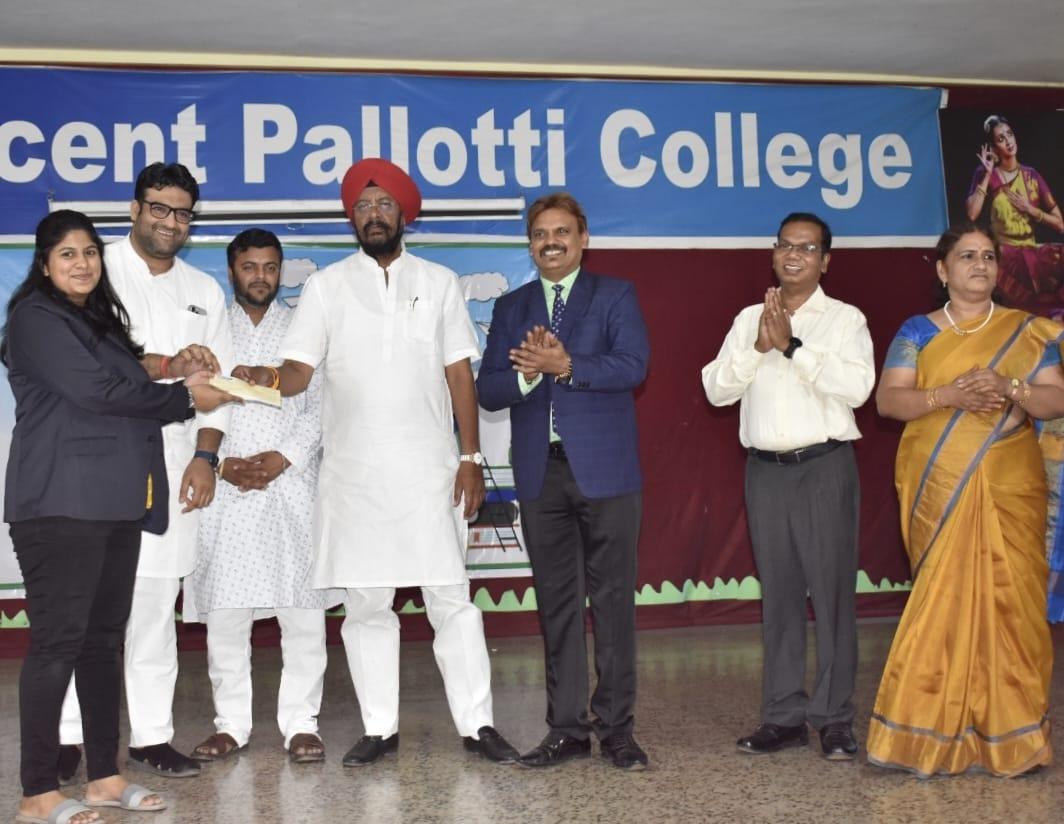 पैलोटी कॉलेज को यूनिवर्सिटी मेरिट लिस्ट में गोल्ड मेडल