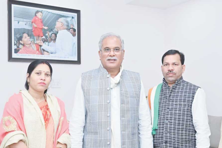 मुख्यमंत्री से मुलाकात कर नववर्ष की दी बधाई