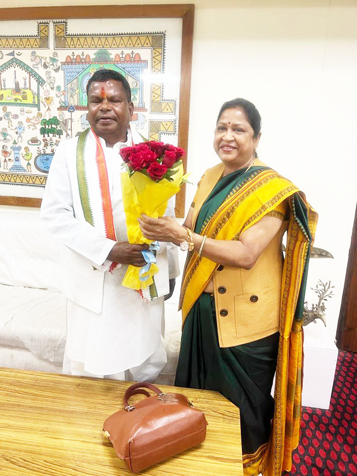 लखमा को सिहावा विधायक ने दी जन्मदिन की बधाई