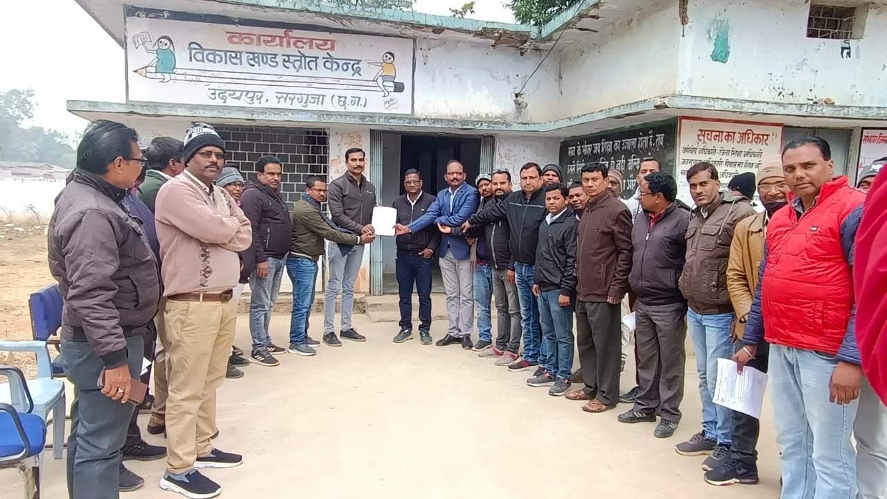 छत्तीसगढ़ टीचर्स एसोसिएशन ब्लॉक इकाई उदयपुर ने नव पदस्थ बीईओ का किया स्वागत