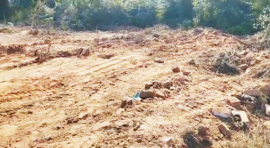 कब्रिस्तान पर भी भू-माफियाओं की बुरी नजर