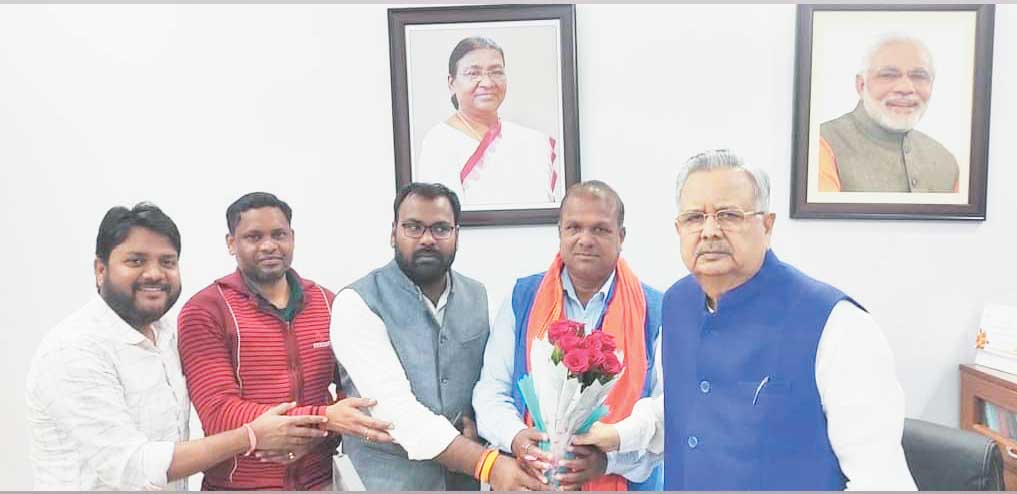 पूर्व मुख्यमंत्री डॉ. रमन सिंह से सौजन्य मुलाकात