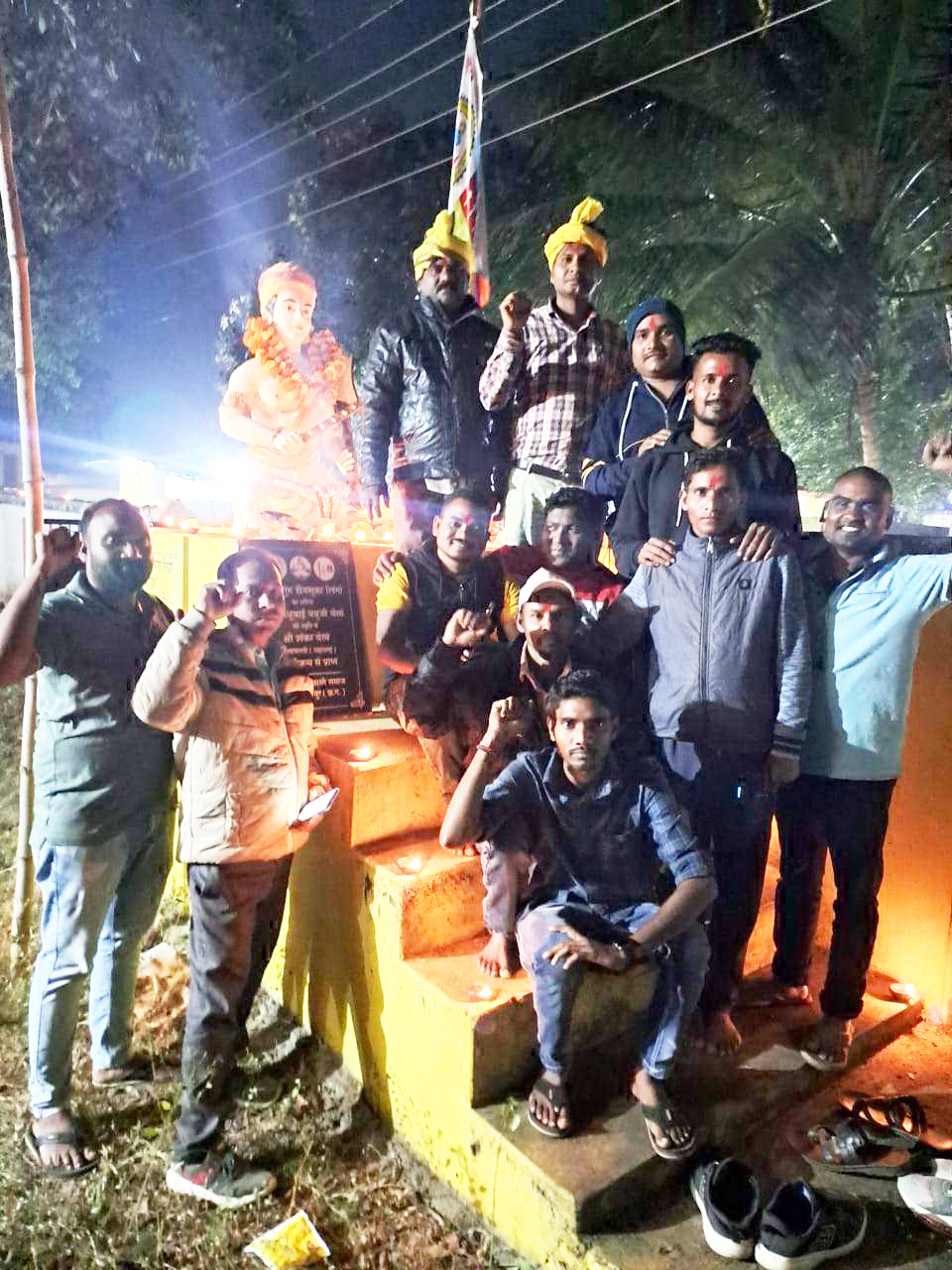 परधान समाज ने धरती के पहले संगीत गुरु लिंगों बाबा की जयंती मनाई परधान समाज ने धरती के पहले संगीत गुरु लिंगों बाबा की जयंती मनाई