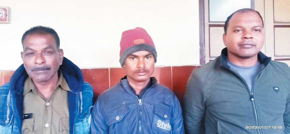 गाली देने से मना किया तो युवक का डंडे से सिर फोड़ा, गिरफ्तार  