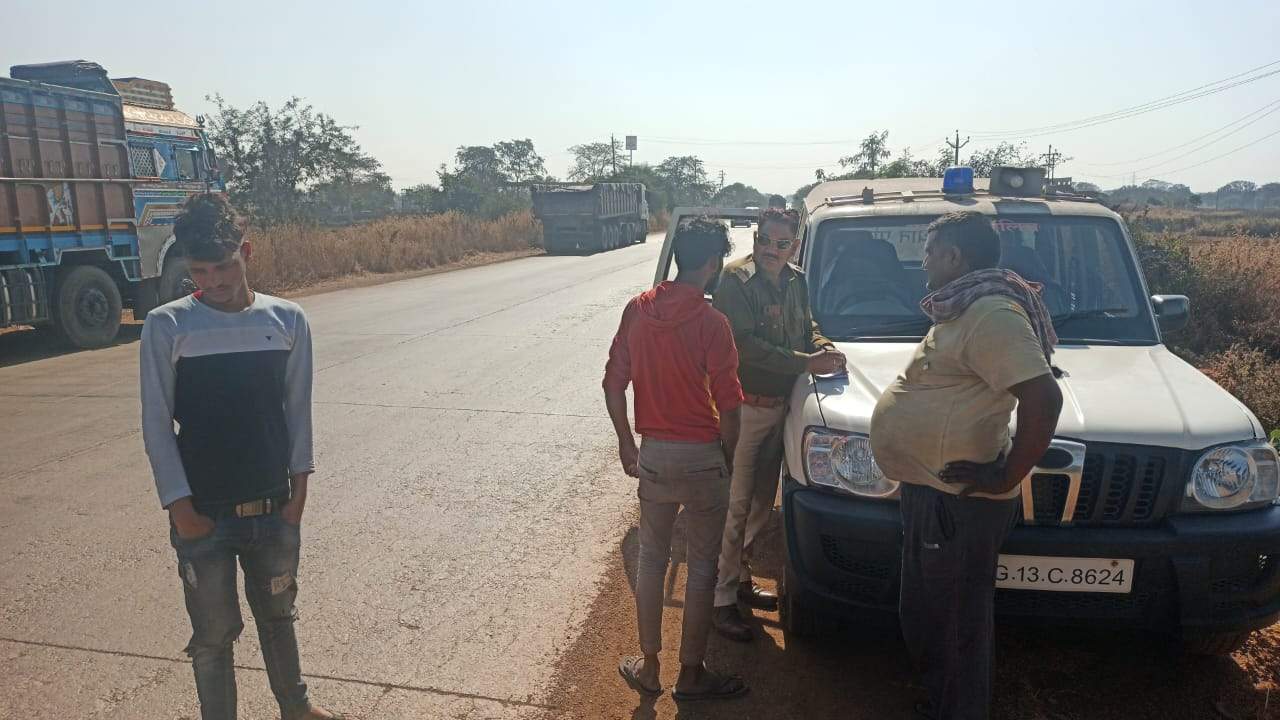 ट्रैफिक नियम उल्लंघन करना पड़ा भारी