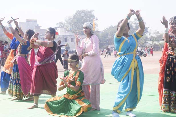 आत्मानंद  स्कूल में  वार्षिक खेलकूद