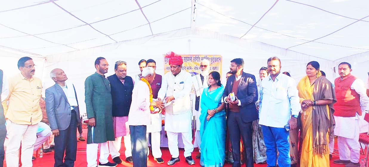 ढाई करोड़ की लागत से बनेगा भवन, बुनकर समाज में खुशी की लहर ढाई करोड़ की लागत से बनेगा भवन, बुनकर समाज में खुशी की लहर