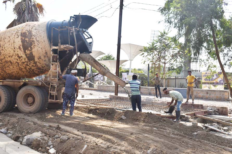 चौपाटी निर्माण की शिकायत डॉ. पुरी से कल