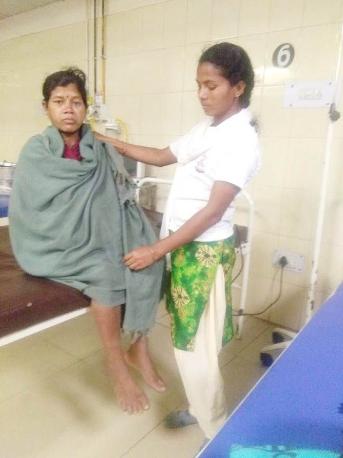 बीजादूतीर स्वयं सेवक दे रहे जच्चा-बच्चा को नया जीवन