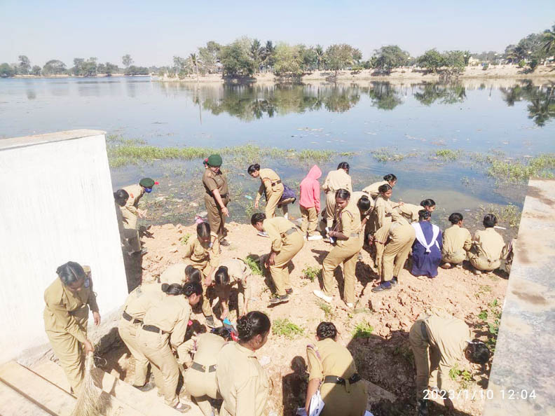 एनसीसी कैडेटों ने की दलपत सागर की सफाई