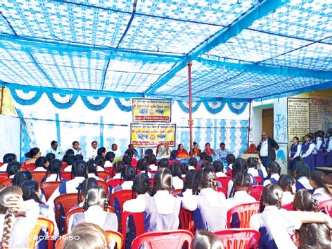 68 छात्राओं को साइकिल वितरण