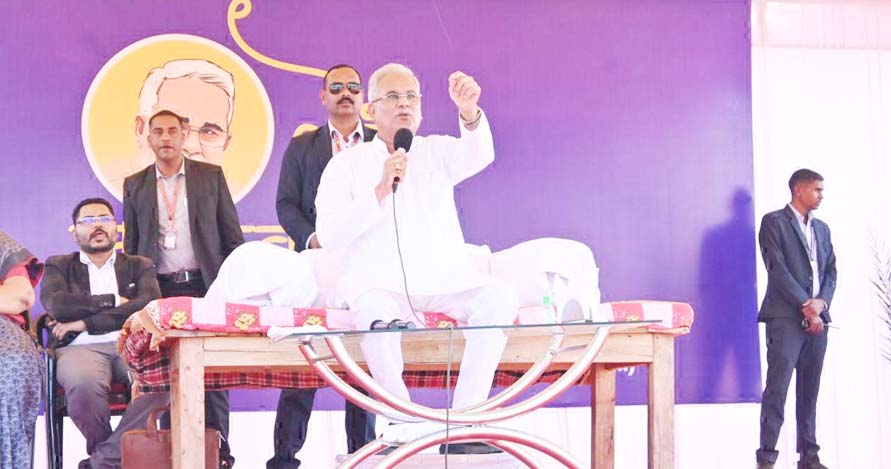 कर्ज माफ हुआ तो ट्रेक्टर, पत्नी के लिए रानीहार खरीदा