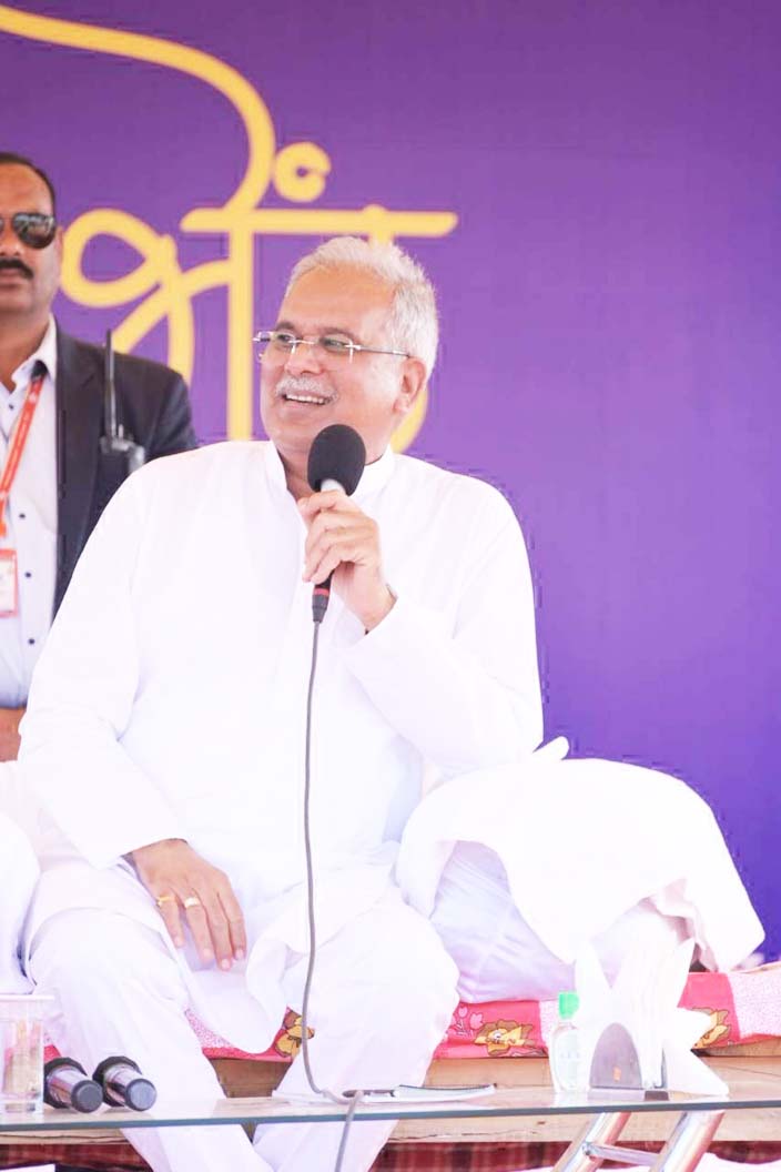 बेलरगांव में सीएम ने की विभिन्न घोषणाएं