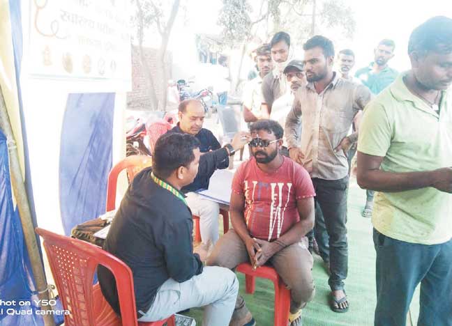वाहन चालकों के लिए लगा नेत्र शिविर व कार्यशाला