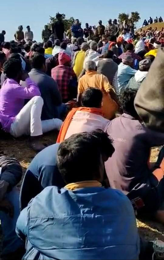 प्रशासन ने एलुमिना कंपनी के साथ ग्रामीणों से किया सीधा संवाद, कहा- 3 हजार लोगों को देंगे कंपनी में रोजगार