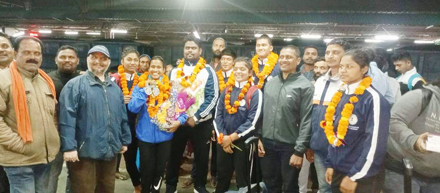 वेटलिफ्टिंग में ज्ञानेश्वरी ने जीता गोल्ड व सिल्वर मेडल वेटलिफ्टिंग में ज्ञानेश्वरी ने जीता गोल्ड व सिल्वर मेडल