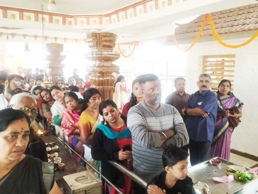 15 व्रतधारियों ने चढ़ी पवित्र सीढिय़ां