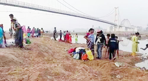 मकर संक्रांति पर कुलेश्वर और हटकेश्वर महादेव पूजे गए