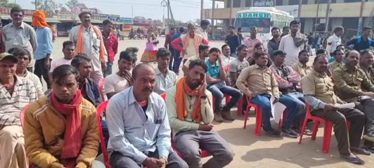 सडक़ सुरक्षा सप्ताह, पुलिस ने किया  नेत्र व स्वास्थ्य परीक्षण शिविर 