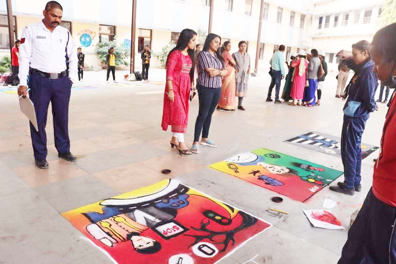 राष्ट्रीय सडक़ सुरक्षा सप्ताह, स्कूली बच्चों के लिए स्लोगन, रंगोली व पेटिंग स्पर्धा, 16 स्कूलों के 360 से अधिक छात्र हुए शामिल  