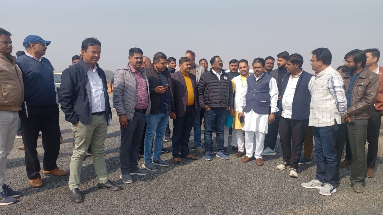 तेजी से प्रगति लाकर समय पर सभी काम पूरा करने के निर्देश