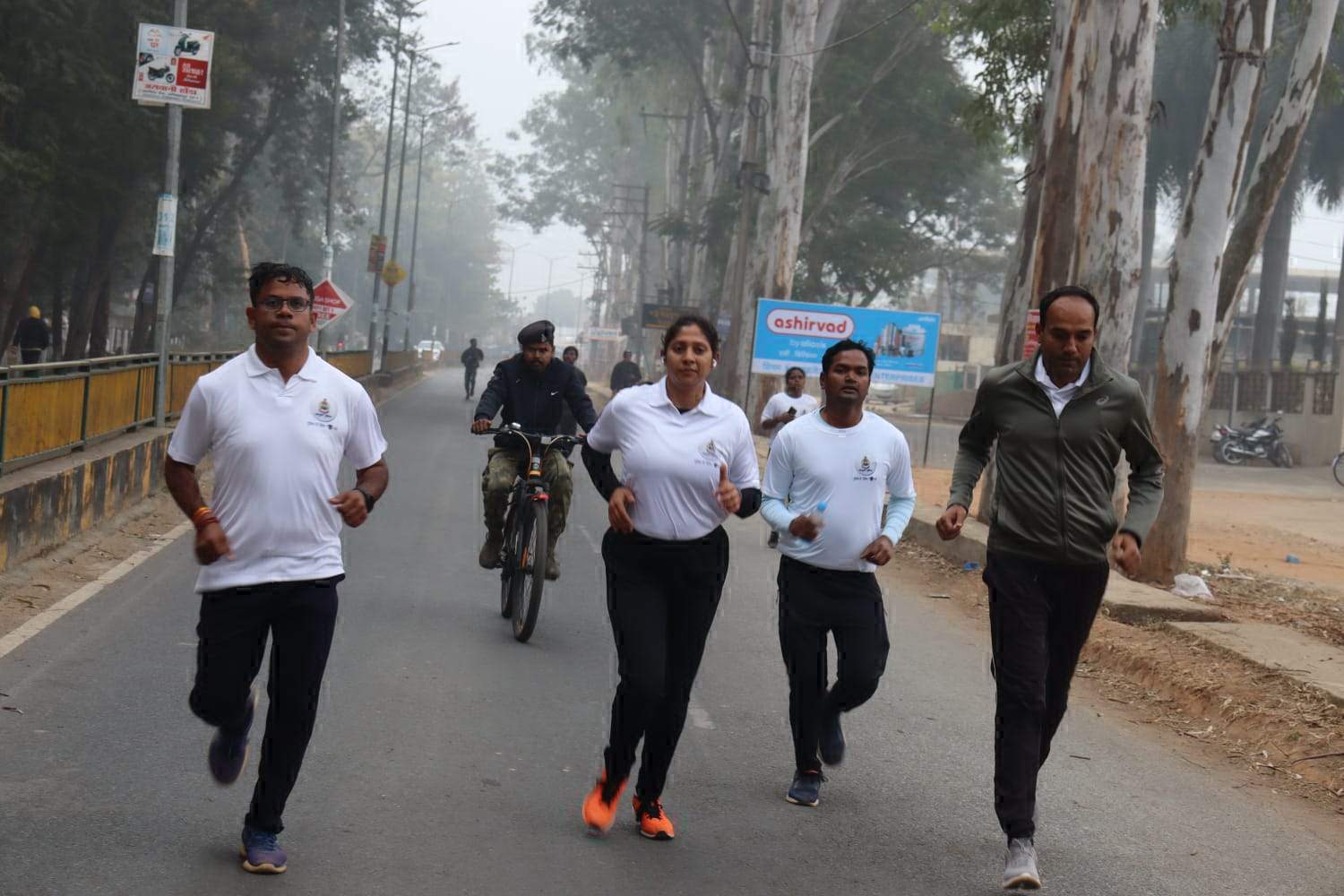 सडक़ सुरक्षा सप्ताह, यातायात जागरूकता दौड़ में डमेश्वर-सुष्मिता अव्वल