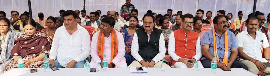 रासुका लगाने के विरोध में भाजपाइयों का धरना-प्रदर्शन