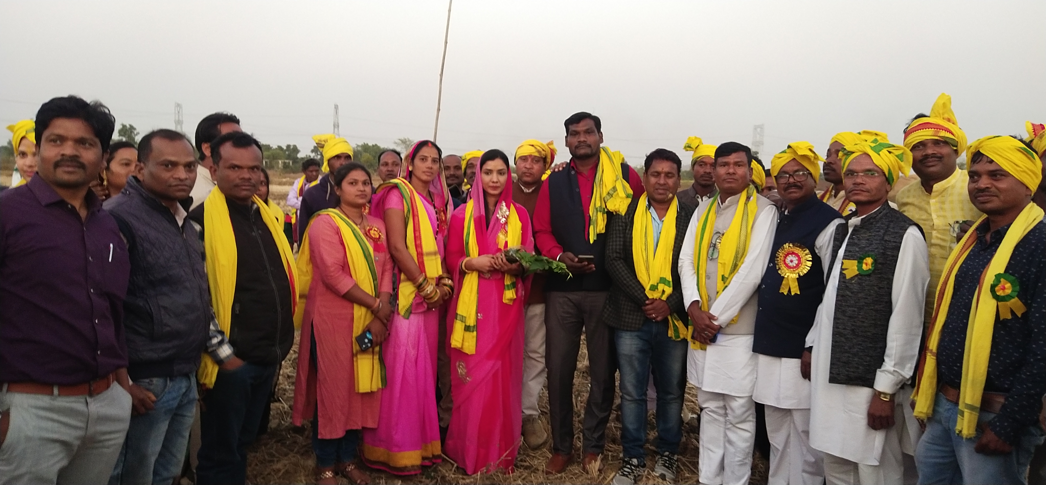 बोड़ला में सर्व आदिवासी समाज को राजा खडग़ राज ने दी 25 डिसमिल जमीन दान में