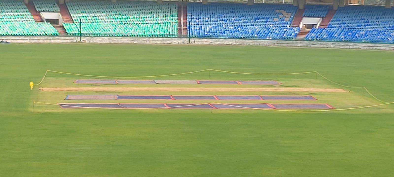 हैदराबाद से कल दोपहर पहुंचेगी दोनों टीमें