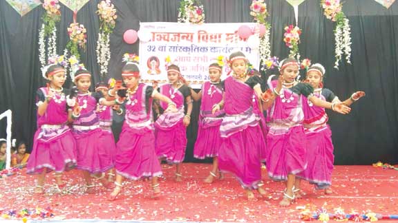  पांचजन्य स्कूल के वार्षिकोत्सव में बिखरी इंद्रधनुषी छटा