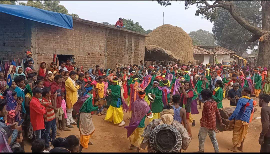 गौरा नाच व मेले में उमड़ी भीड़