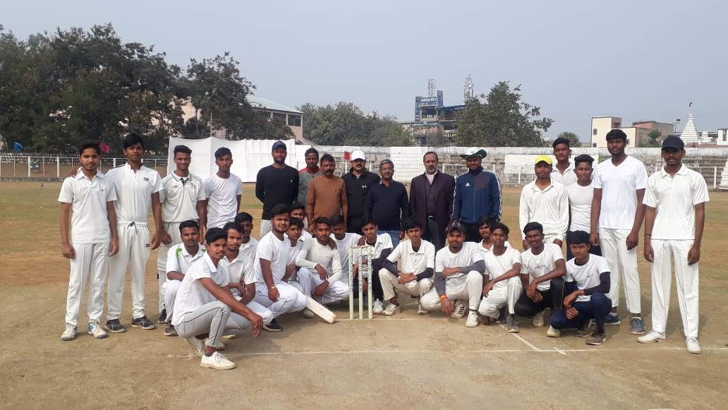 मल्टीपरपज स्कूल ने एक विकेट से मैच जीता