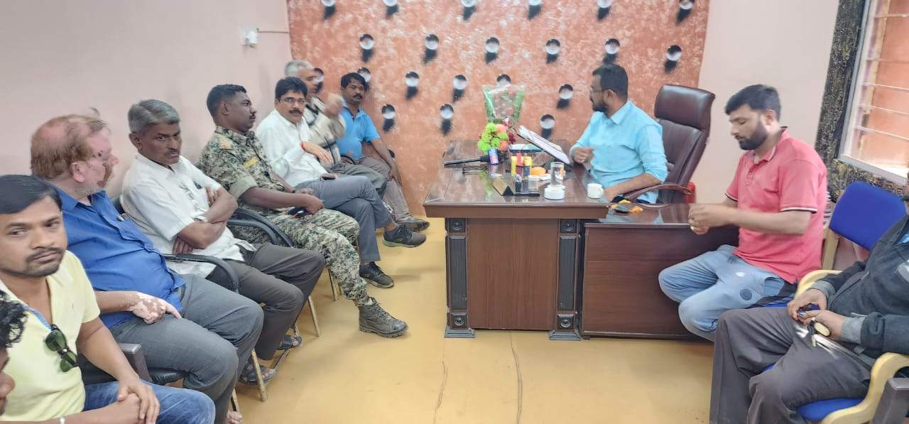 महिला सफाई कर्मियों ने कलेक्टोरेट में जाकर शिकायत को बताया गलत 