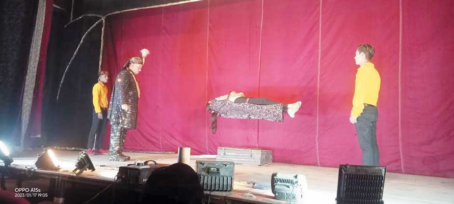 सीनियर व जूनियर आनंद ने दर्शकों का जीता दिल          