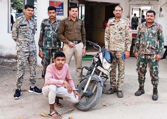 बाइक चोरी का आरोपी गिरफ्तार 