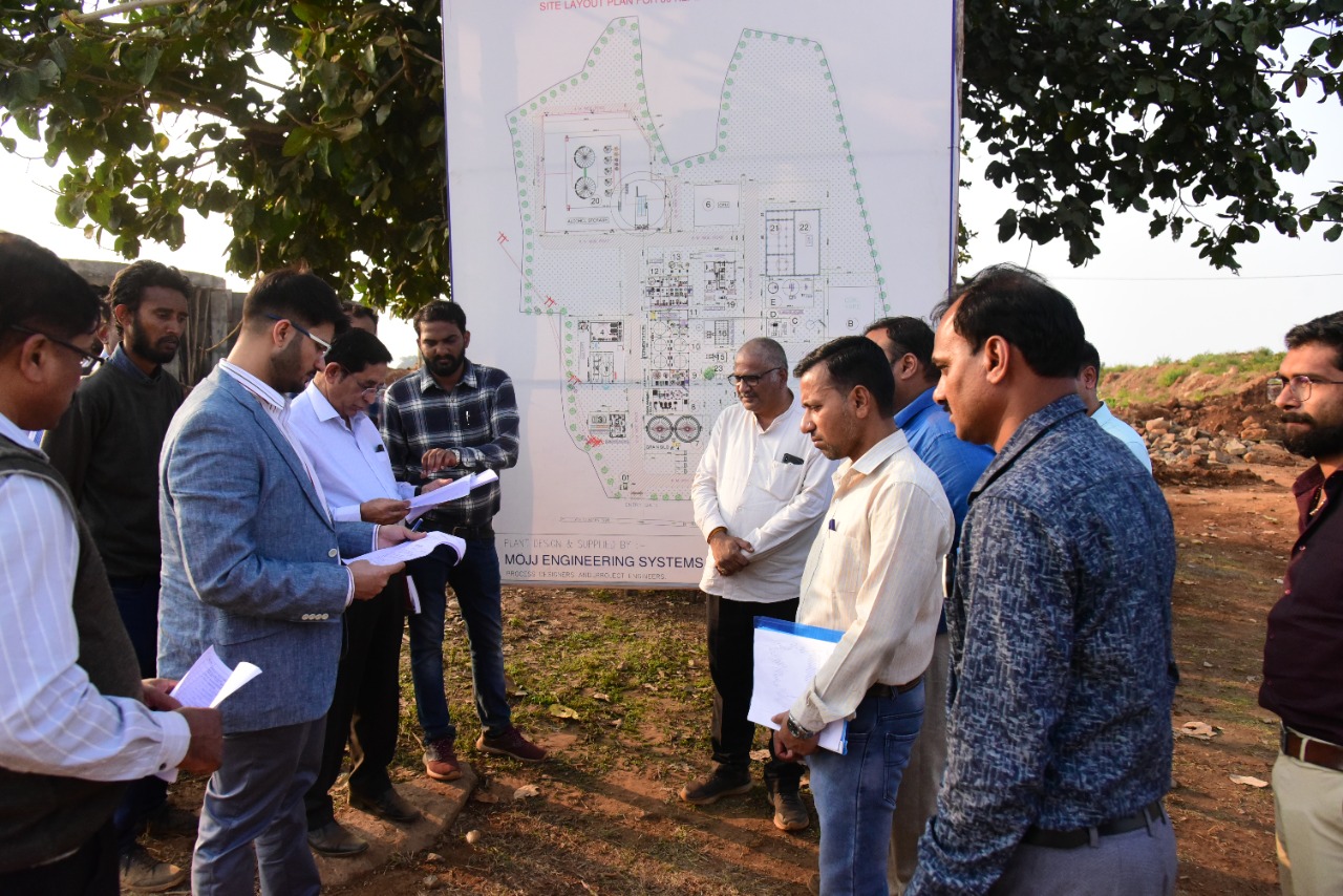 कलेक्टर ने निर्माणाधीन मक्का प्रसंस्करण प्लांट का किया निरीक्षण
