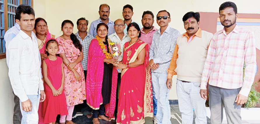 छाया विश्वकर्मा का खल्लारी में सम्मान छाया विश्वकर्मा का खल्लारी में सम्मान