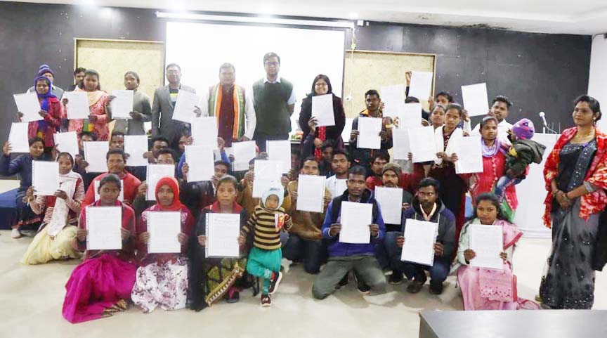 विधायक और कलेक्टर ने पिछड़ी जनजाति वर्ग के 35 युवाओं को दिया नियुक्ति पत्र