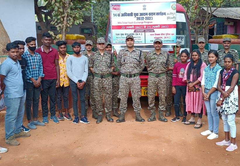 आदिवासी युवाओं का अन्य राज्यों में भ्रमण