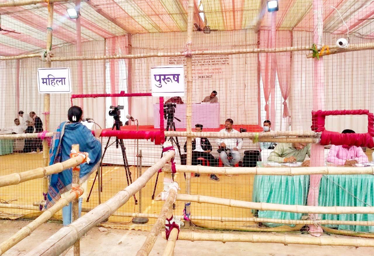 मामूली विरोध के बीच सार स्टील की जनसुनवाई 