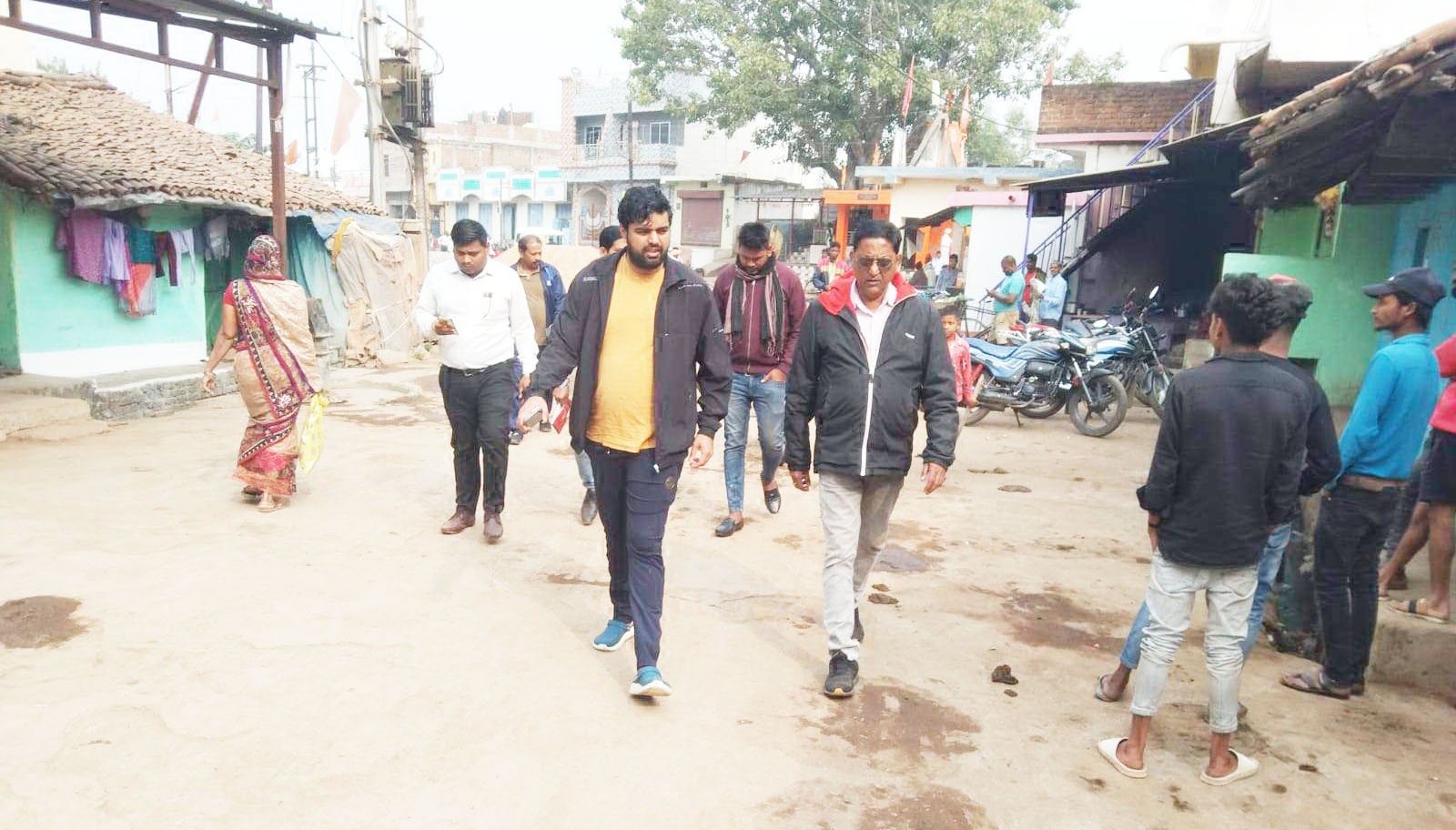 ठेका वार्डों की लचर सफाई पर आयुक्त नाराज ठेकेदार, प्रभारी व दरोगा को नोटिस ठेका वार्डों की लचर सफाई पर आयुक्त नाराज ठेकेदार, प्रभारी व दरोगा को नोटिस