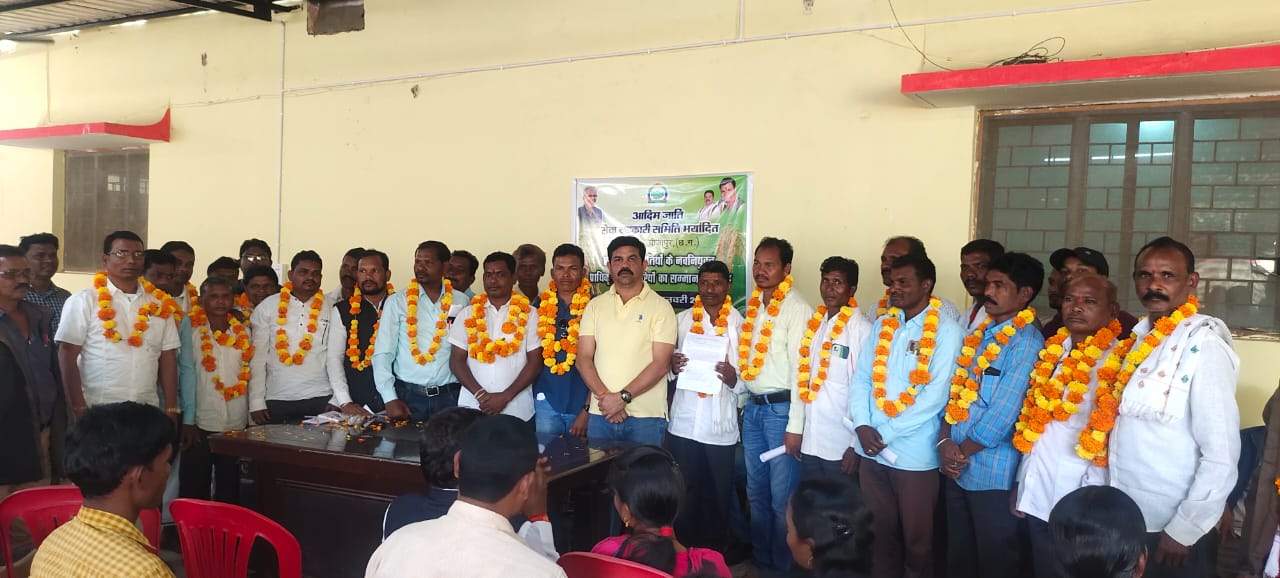 32 लेम्प्सों में अध्यक्ष नियुक्त, सम्मान समारोह में सभी का स्वागत 32 लेम्प्सों में अध्यक्ष नियुक्त, सम्मान समारोह में सभी का स्वागत