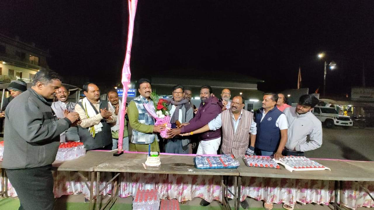 पार्षद पंचराज का कांग्रेसियों ने मनाया जन्मदिन 