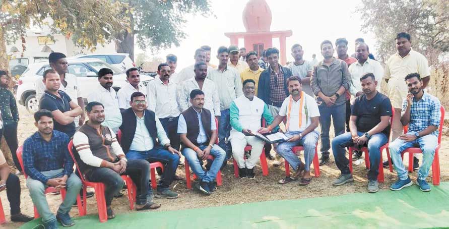 संसदीय सचिव चंद्रदेव ने ली कार्यकर्ताओं की बैठक संसदीय सचिव चंद्रदेव ने ली कार्यकर्ताओं की बैठक