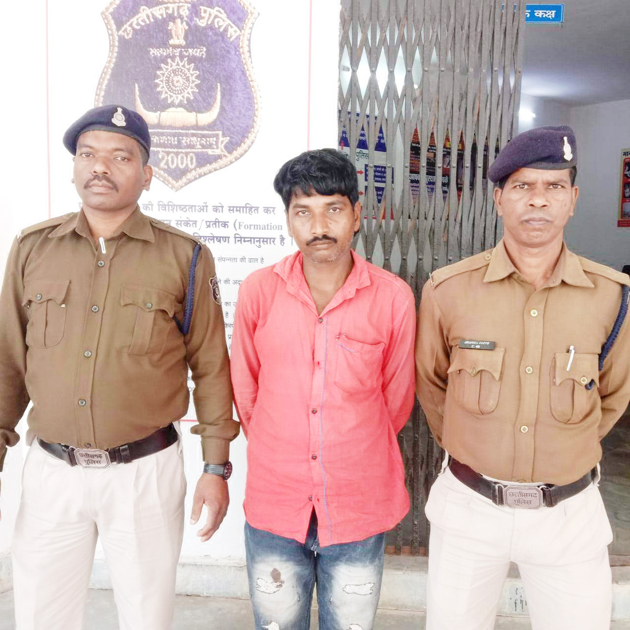 नकली को असली सोना बता ठगी, फरार आरोपी गिरफ्तार