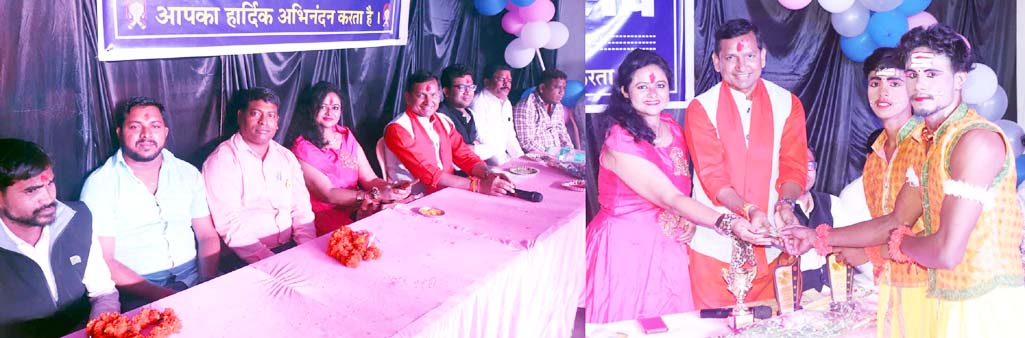 सामूहिक में स्वरागिनी डांस ग्रुप व एकल में गुंजा ने मारी बाजी